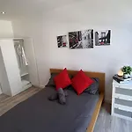 Modern 2Br Flat